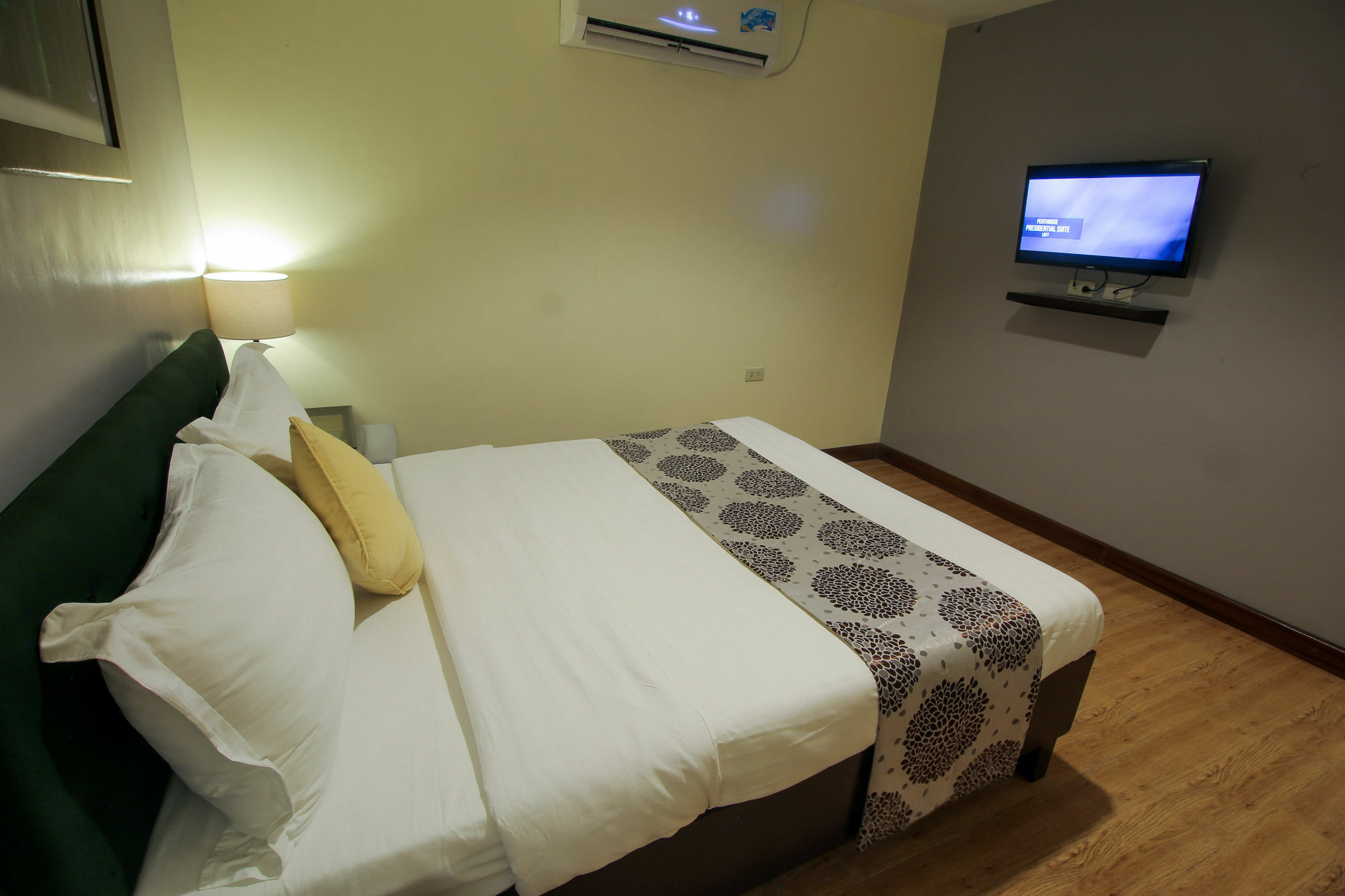 Garden View Hotel อังเฮเลส ภายนอก รูปภาพ